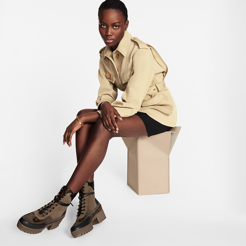 laureate desert boot fake